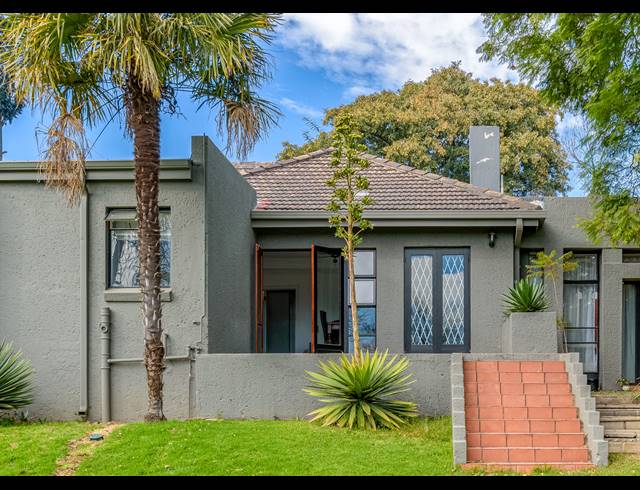 1 BEDROOM APARTMENT TO LET IN CRAIGHALL PARK